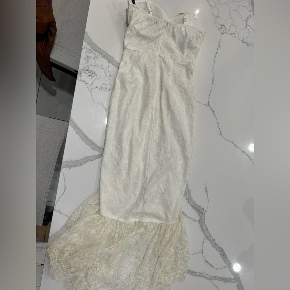 STUNNING LACE DRESS SIZE 4 - Picture 12 of 15